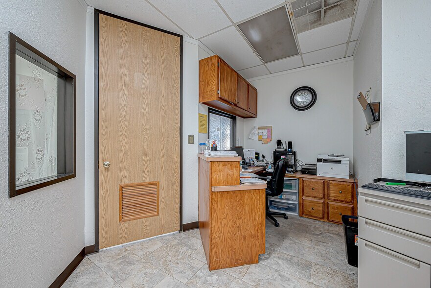 More Photos Of 1219 Farr St, Waller Office Residential For Sale