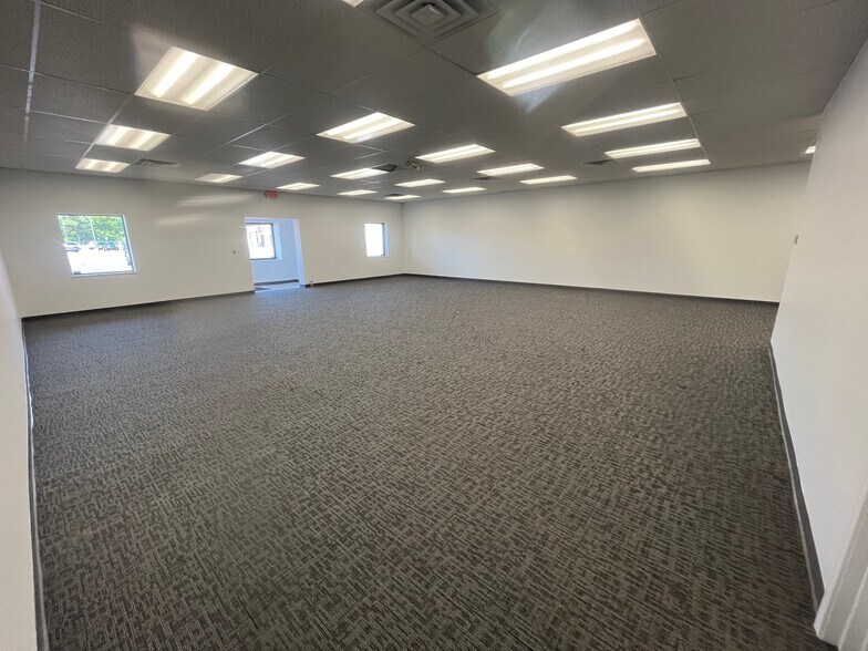 More Photos Of 6211 S Westnedge Ave, Portage Freestanding For Lease