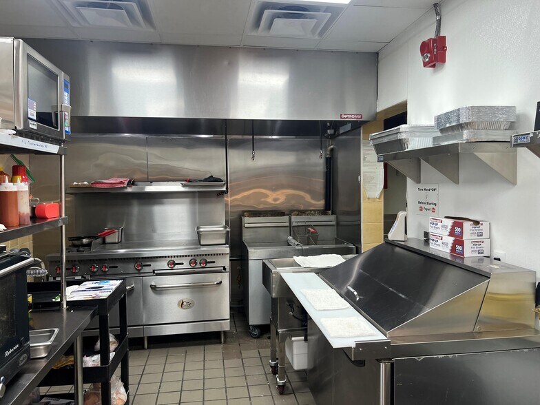 More Photos Of 391 W A St, Hayward Service Station For Lease