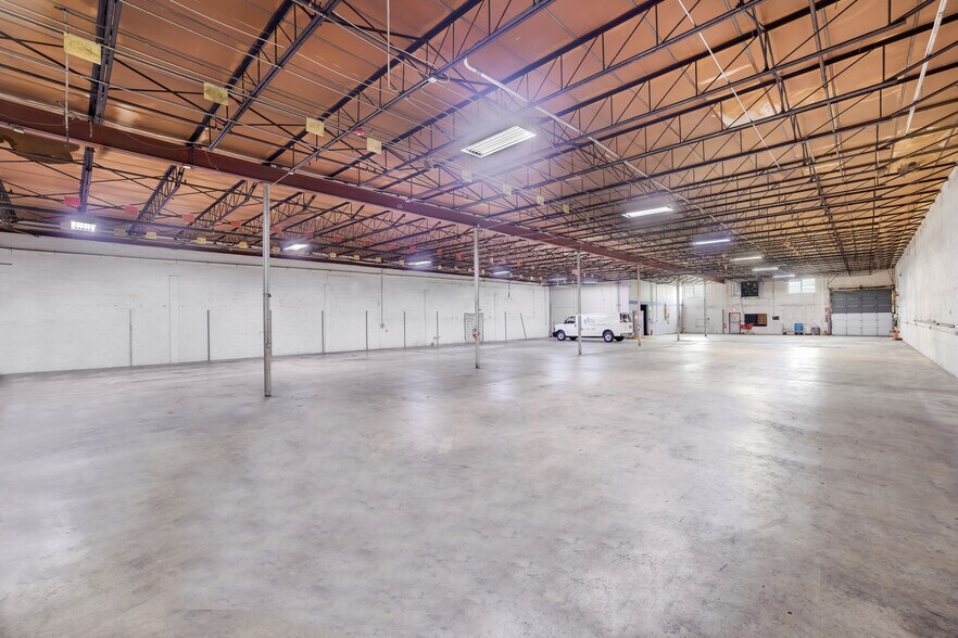 More Photos Of 7725 W 2nd Ct, Hialeah Warehouse For Sale