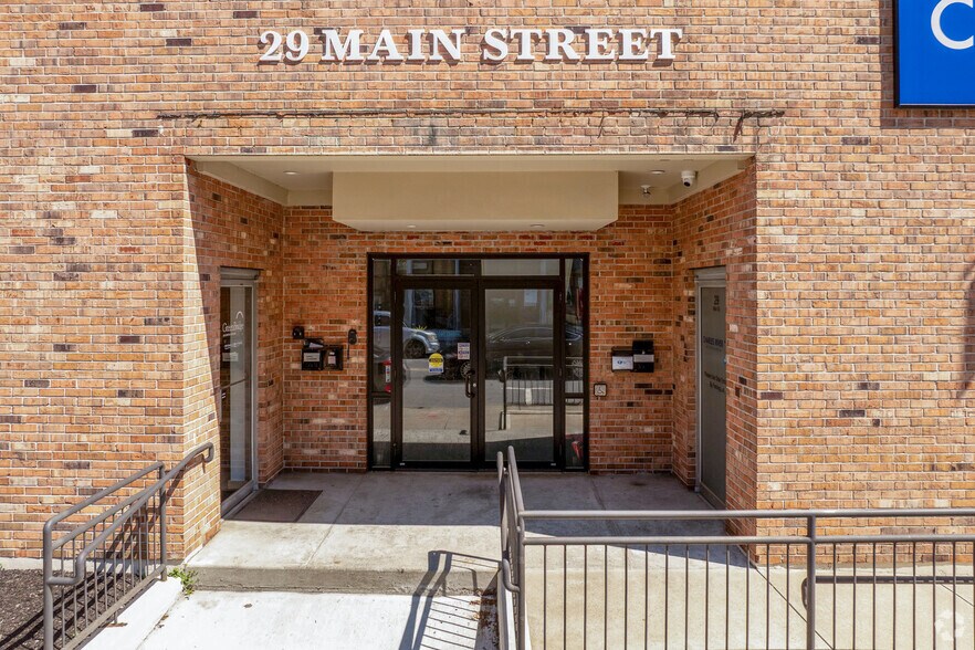 More Photos Of 29 Main St, Leominster Office For Lease