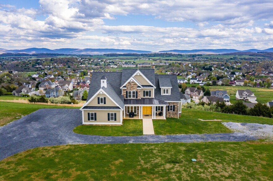 More Photos Of 243 Barrenridge rd, Staunton Specialty For Sale