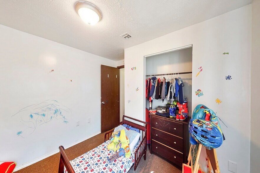 More Photos Of 420 Broadway Ave, McKees Rocks Apartments For Sale