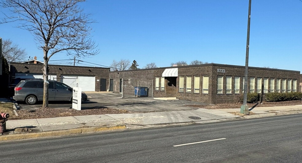 Primary Photo Of 5722 S Central Ave, Chicago Industrial For Sale