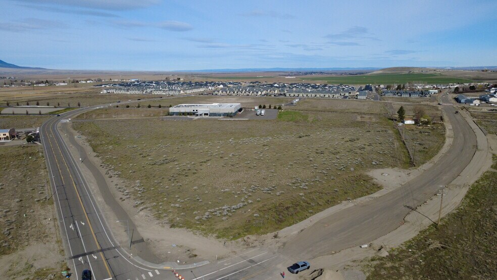 More Photos Of Van Giesen Street, West Richland Land For Sale