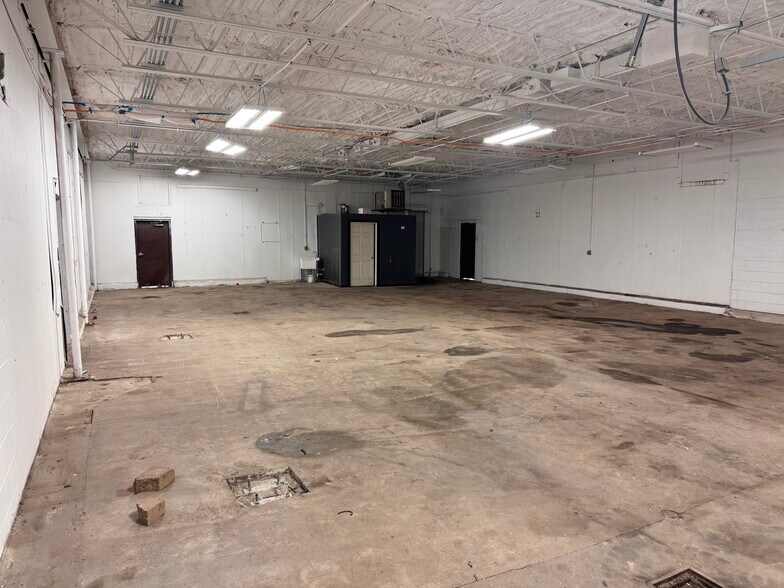 More Photos Of 201 Farabee Dr S, Lafayette Warehouse For Lease