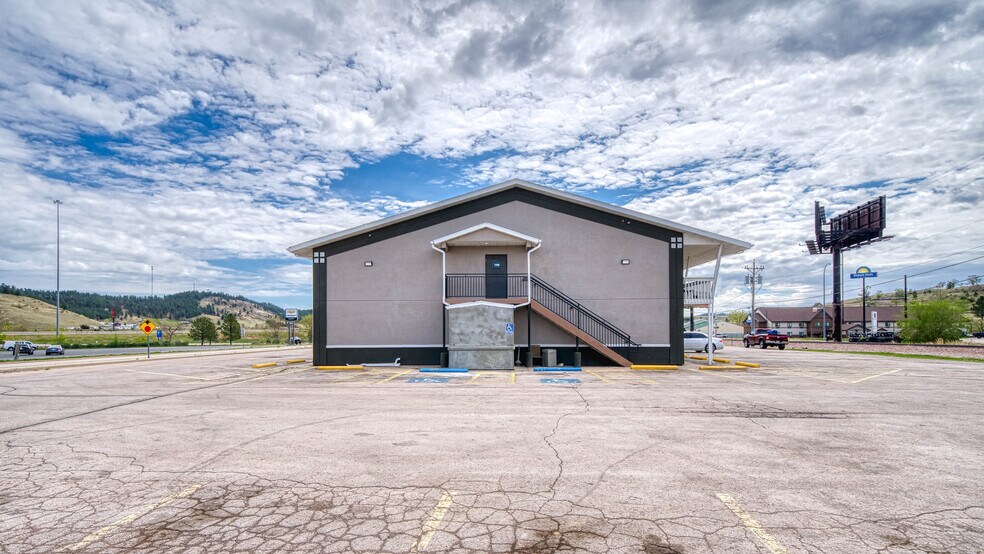 More Photos Of 2600 Whitewood Service Rd, Sturgis Hotel For Sale
