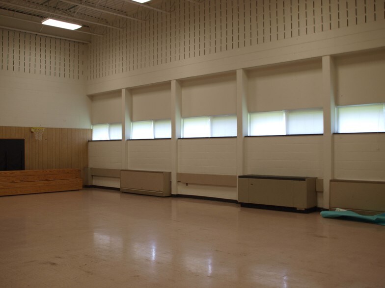More Photos Of 201 Hoovertown Rd, Penfield Light Manufacturing For Lease