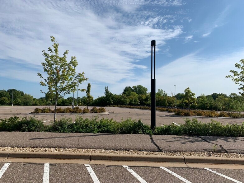 More Photos Of 3000 Ames Crossing Rd, Eagan Research And Development For Sale