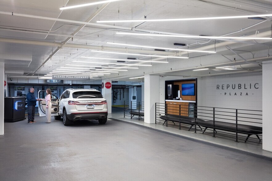 More Photos Of 370 17th St, Denver Office For Lease