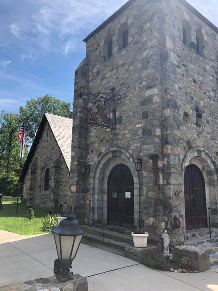 More Photos Of 1715 E Main St, Mohegan Lake Restaurant For Sale