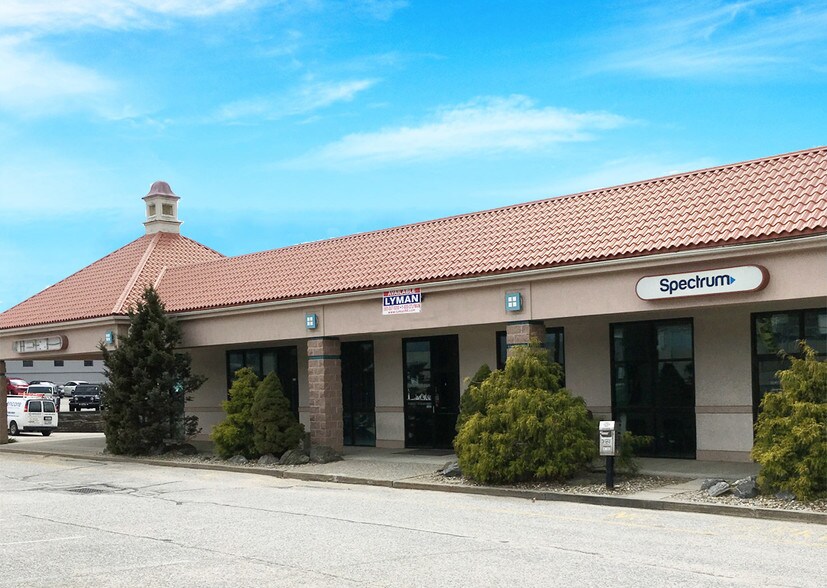 More Photos Of 1548 W Main St, Willimantic Storefront Retail Office For Lease