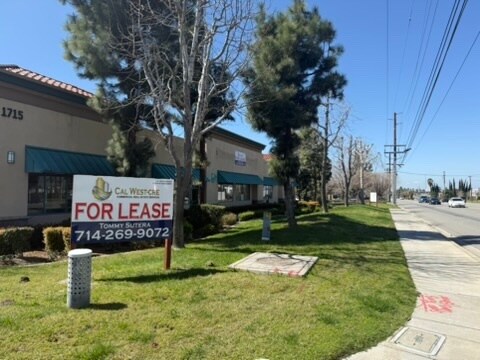 More Photos Of 1715 W Redlands Blvd, Redlands Storefront Retail Office For Lease