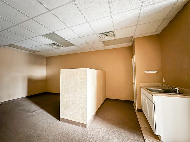 More Photos Of 2385 EF Griffin Rd, Bartow Office For Lease