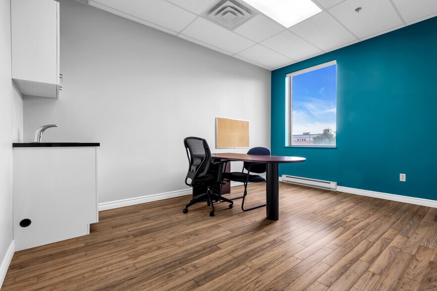 More Photos Of 4890-4898 Boul Taschereau, Longueuil General Retail For Sale