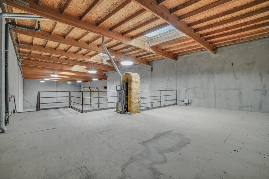 More Photos Of 1275 Venture Ln, Turlock Warehouse For Lease