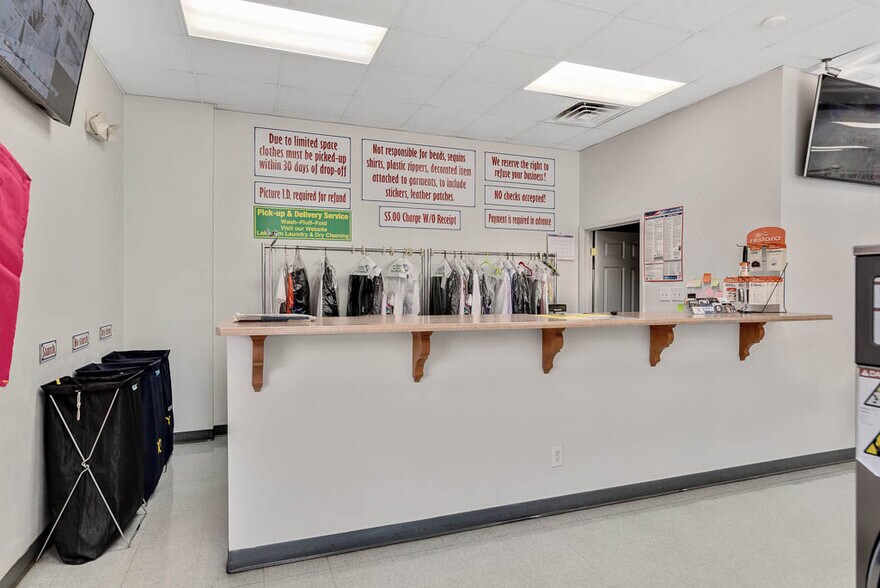 More Photos Of 7716 Raeford Rd, Fayetteville Freestanding For Sale