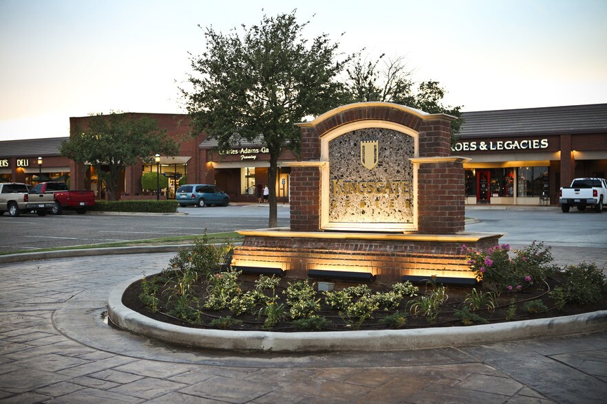 More Photos Of 4204-4210 82nd St, Lubbock Unknown For Lease