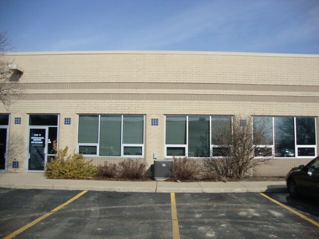 More Photos Of 1277 Naperville Dr, Romeoville Warehouse For Lease