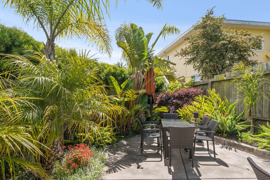 More Photos Of 2009 Bridgeway, Sausalito Restaurant For Lease