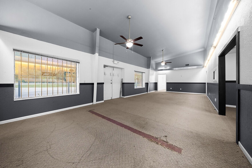 More Photos Of 9732 SE US Highway 441, Belleview Warehouse For Lease