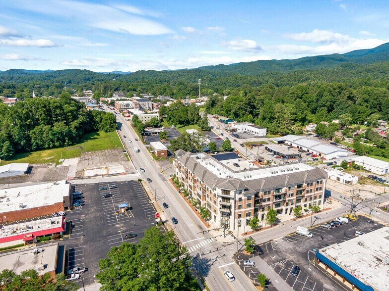 29 W French Broad St, Brevard, NC 28712 Apartments For Sale