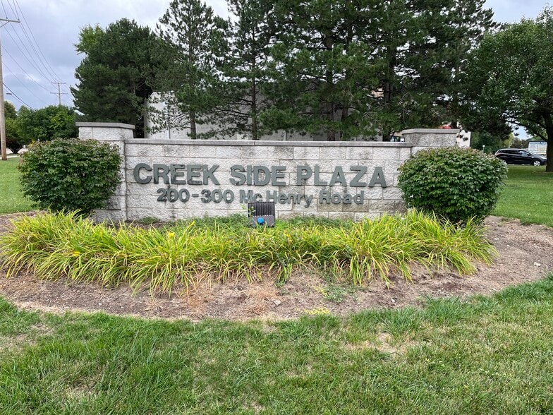 More Photos Of 250-294 Mchenry Rd, Wheeling Unknown For Lease