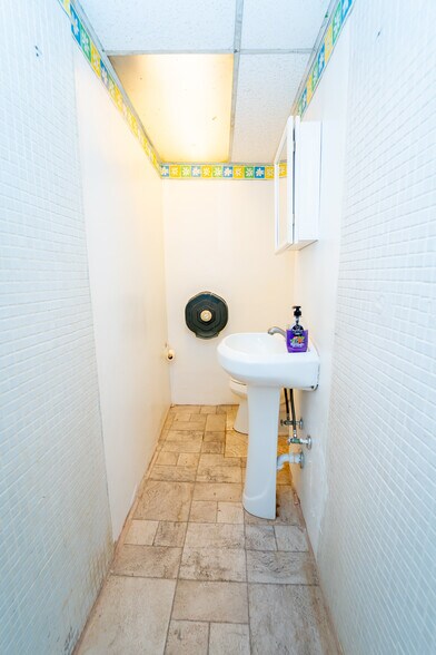 More Photos Of 10822-10824 NW 7th Ave, Miami Freestanding For Lease