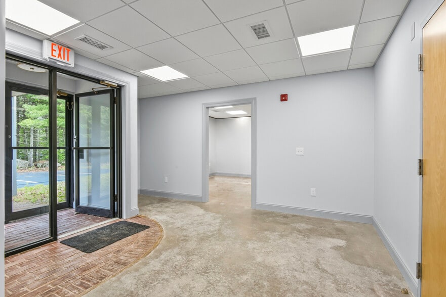 More Photos Of 88 Danielson Pike, Foster Manufacturing For Lease