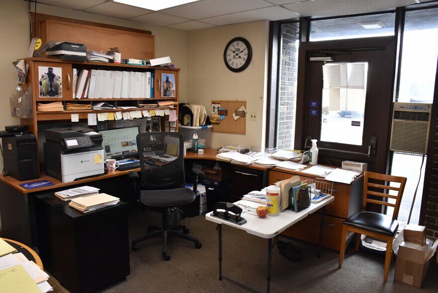 More Photos Of 17275 Shreve Run Rd, Pleasantville General Retail For Sale