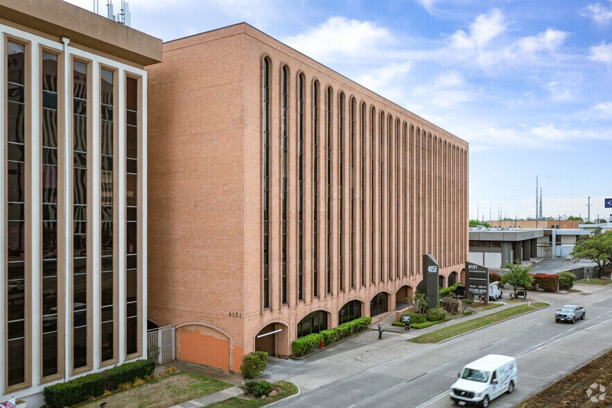 More Photos Of 4151 Southwest Fwy, Houston Office For Lease