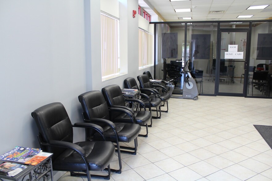 More Photos Of 3000 Eastchester Rd, Bronx Storefront For Sale