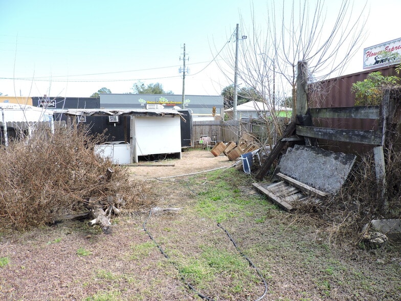 More Photos Of 2504 Main St, Jacksonville Freestanding For Sale