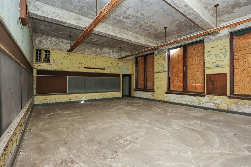 More Photos Of 4224 Fair Ave, Saint Louis Flex For Sale