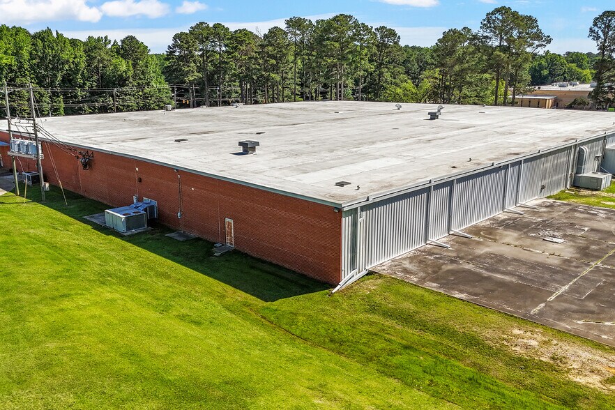 More Photos Of 500 E Gannon Ave, Zebulon Manufacturing For Lease
