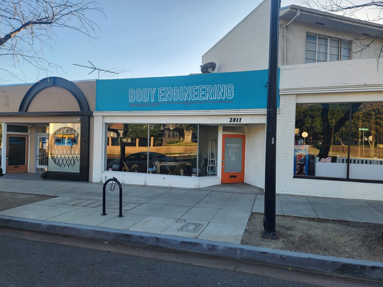 Primary Photo Of 2811 N Glenoaks Blvd, Burbank Storefront For Sale