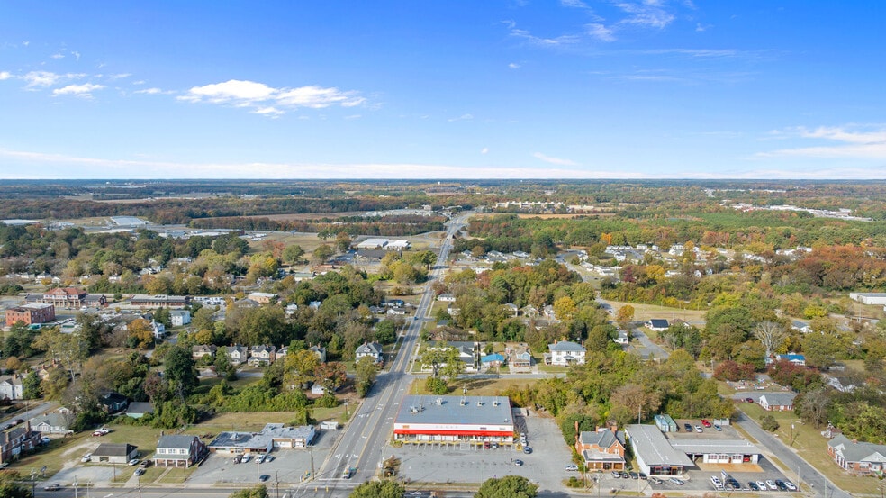More Photos Of 301-303 N George St, Goldsboro Storefront For Lease