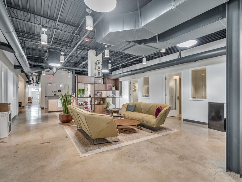 More Photos Of 916 NW 6th St, Oklahoma City Storefront Retail Office For Sale