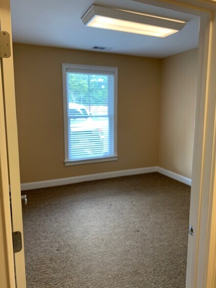 More Photos Of 4080 Mcginnis Ferry Rd, Alpharetta Medical For Lease