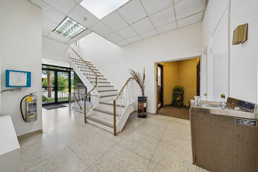 More Photos Of 616 E Palisade Ave, Englewood Cliffs Office For Sale