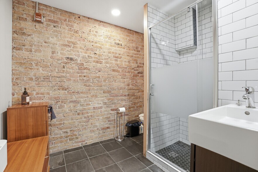 More Photos Of , Chicago Office For Sale