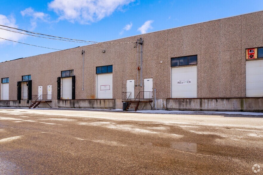 More Photos Of 9601-9635 Rue Clément, Montréal Warehouse For Sale