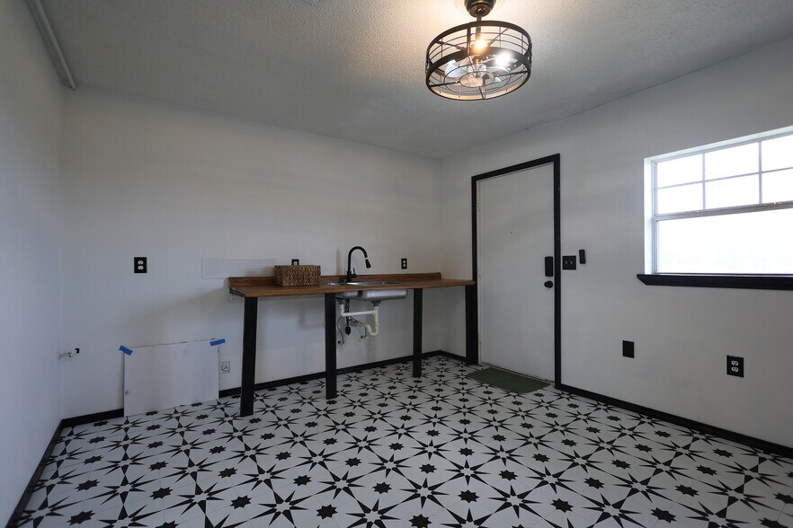 More Photos Of 25377 Welling rd, Welling Apartments For Sale
