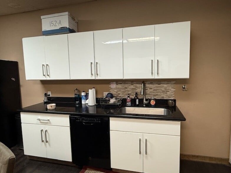 More Photos Of 6 S Central Ct, Stockton Office For Lease