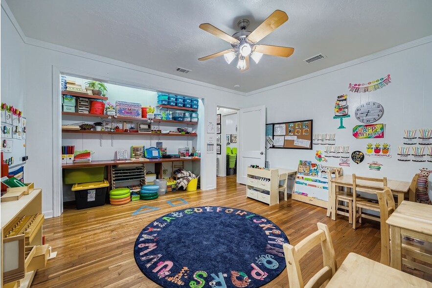 More Photos Of 405 W Main St, Round Rock Daycare Center For Lease