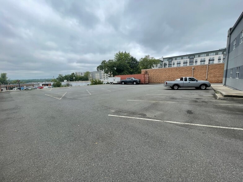 More Photos Of 2410 Dunavant St, Charlotte Office For Lease