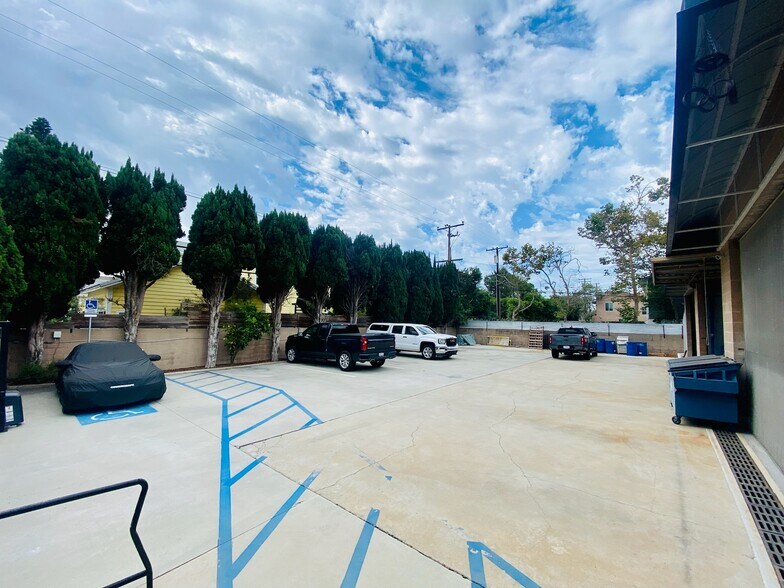 More Photos Of 123 Monte Vista Ave, Costa Mesa Warehouse For Sale