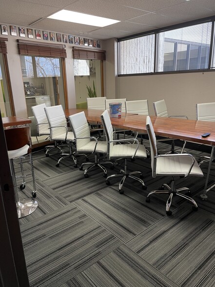 More Photos Of 11032 Quail Creek Rd, Oklahoma City Office For Lease