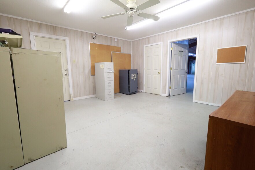 More Photos Of 4307 Highway 270 E, Mount Ida Flex For Sale