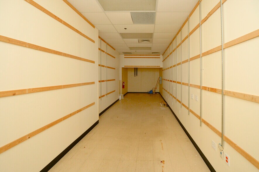 More Photos Of 222 E Ridgewood Ave, Ridgewood Freestanding For Lease